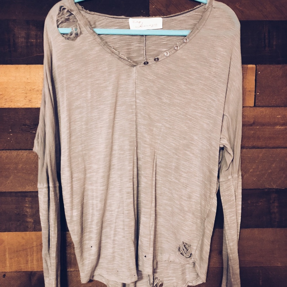 Vintage Havana long sleeve w/ rips.